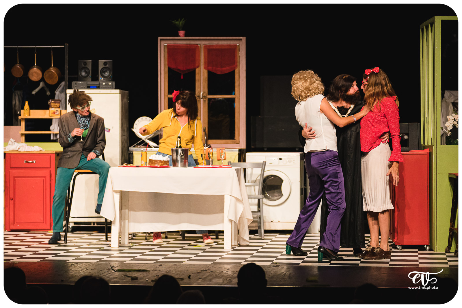 LES FEMMES SAVANTES (CIE DU DETOUR)